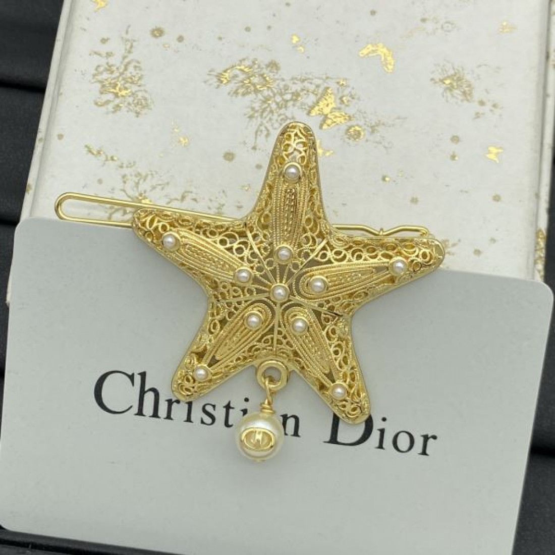 DIOR スーパーコピー アクセサリー ロゴ 抜け感のあるスタイルが完成 ディオール