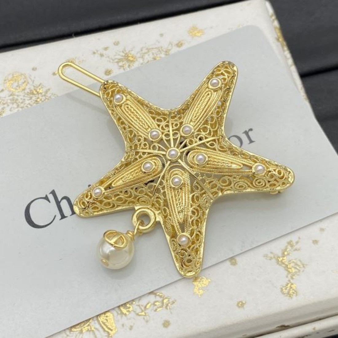 DIOR スーパーコピー アクセサリー ロゴ 抜け感のあるスタイルが完成 ディオール
