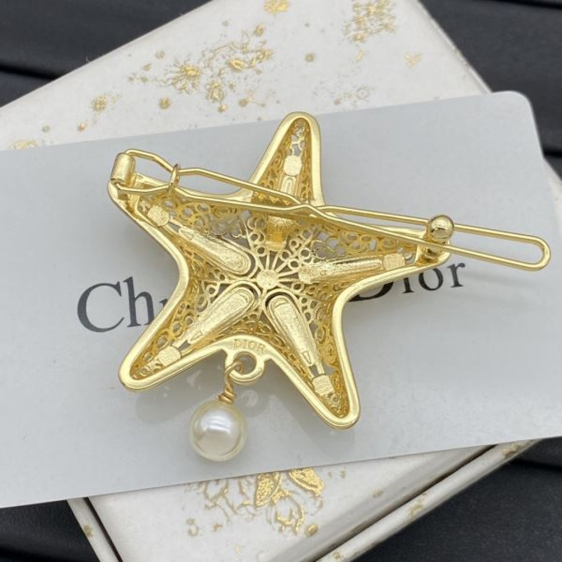 DIOR スーパーコピー アクセサリー ロゴ 抜け感のあるスタイルが完成 ディオール