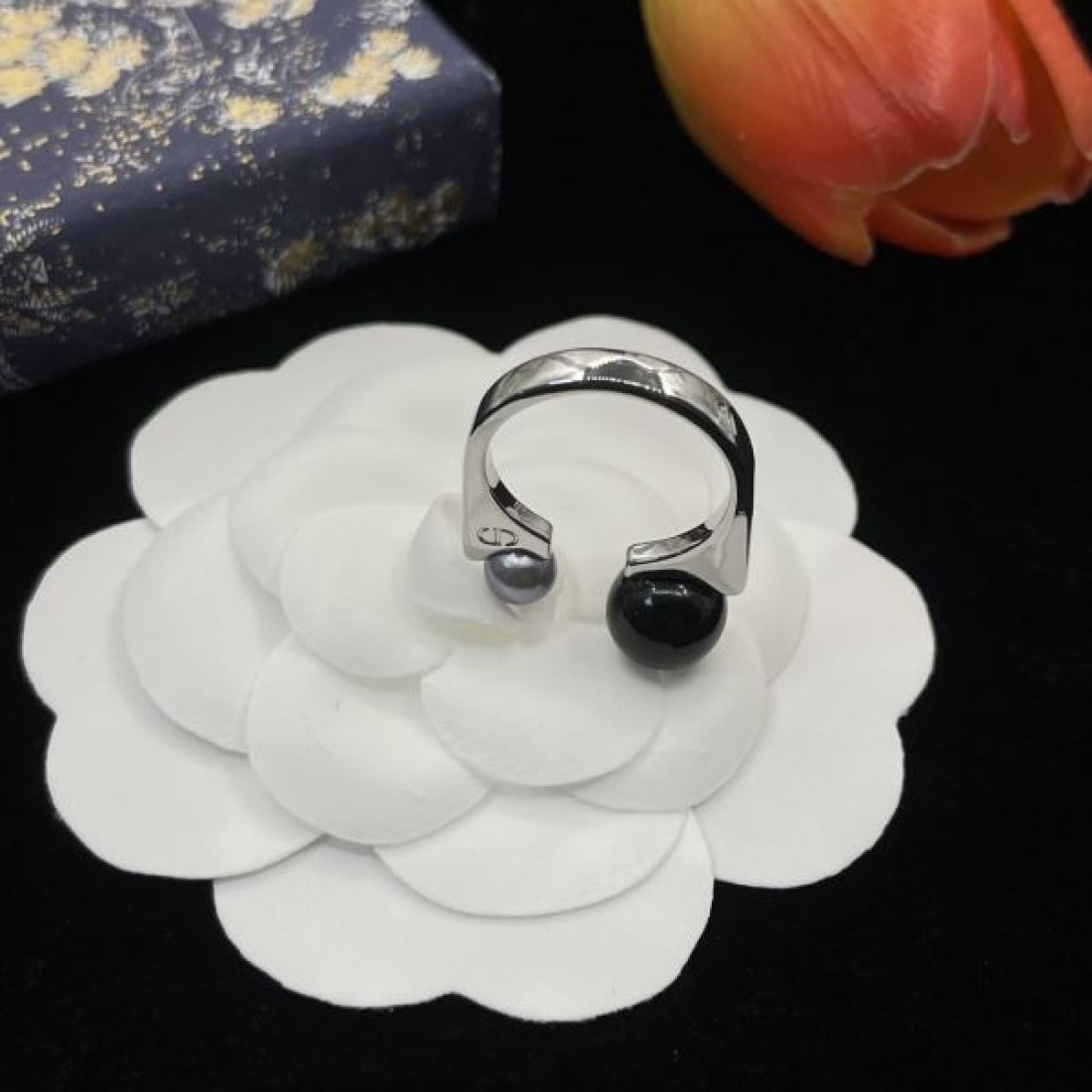 DIOR コピー リング ロゴ いつも年末には完売しちゃう ディオール