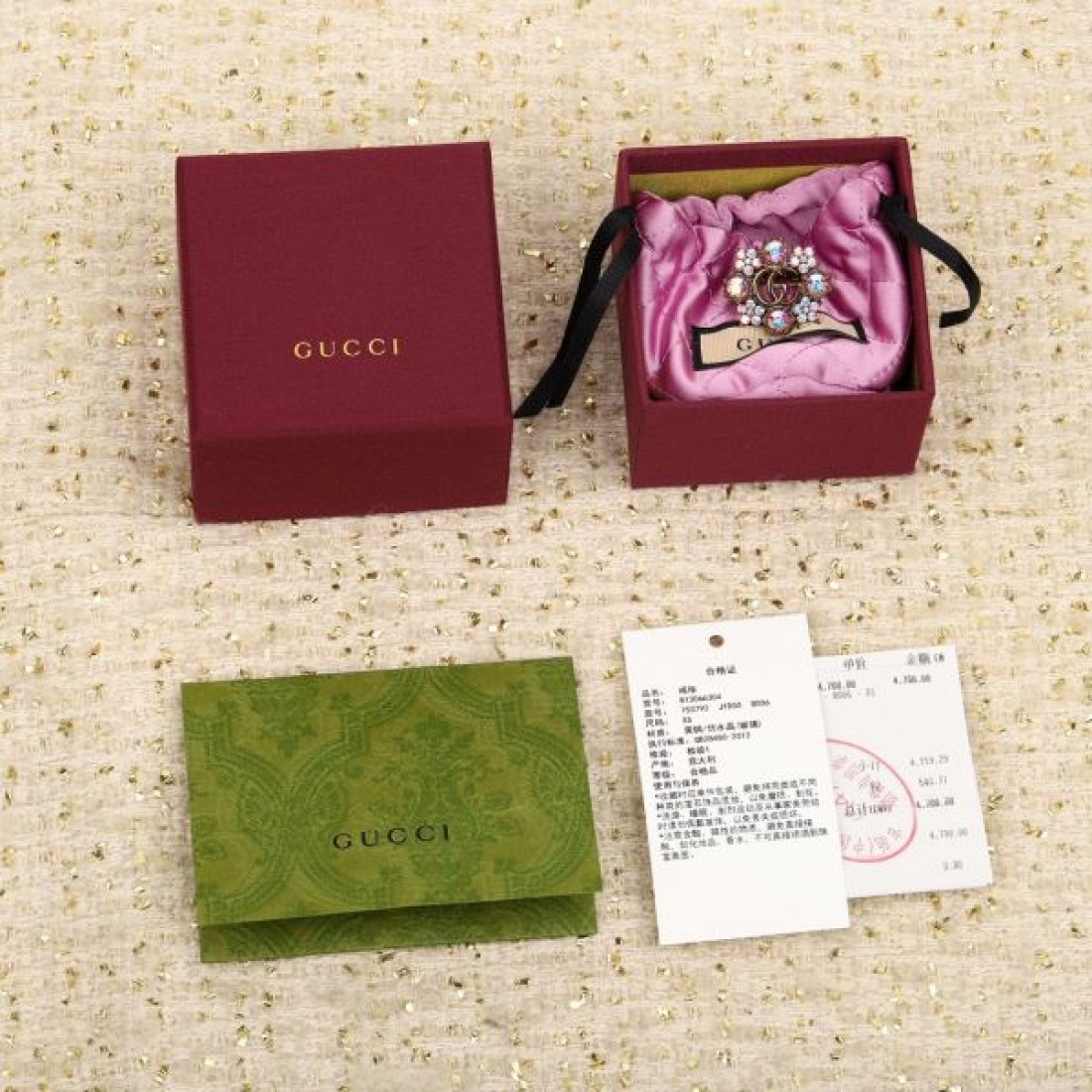 GUCCI コピー リング ロゴ 国内完売の入手困難アイテム グッチ