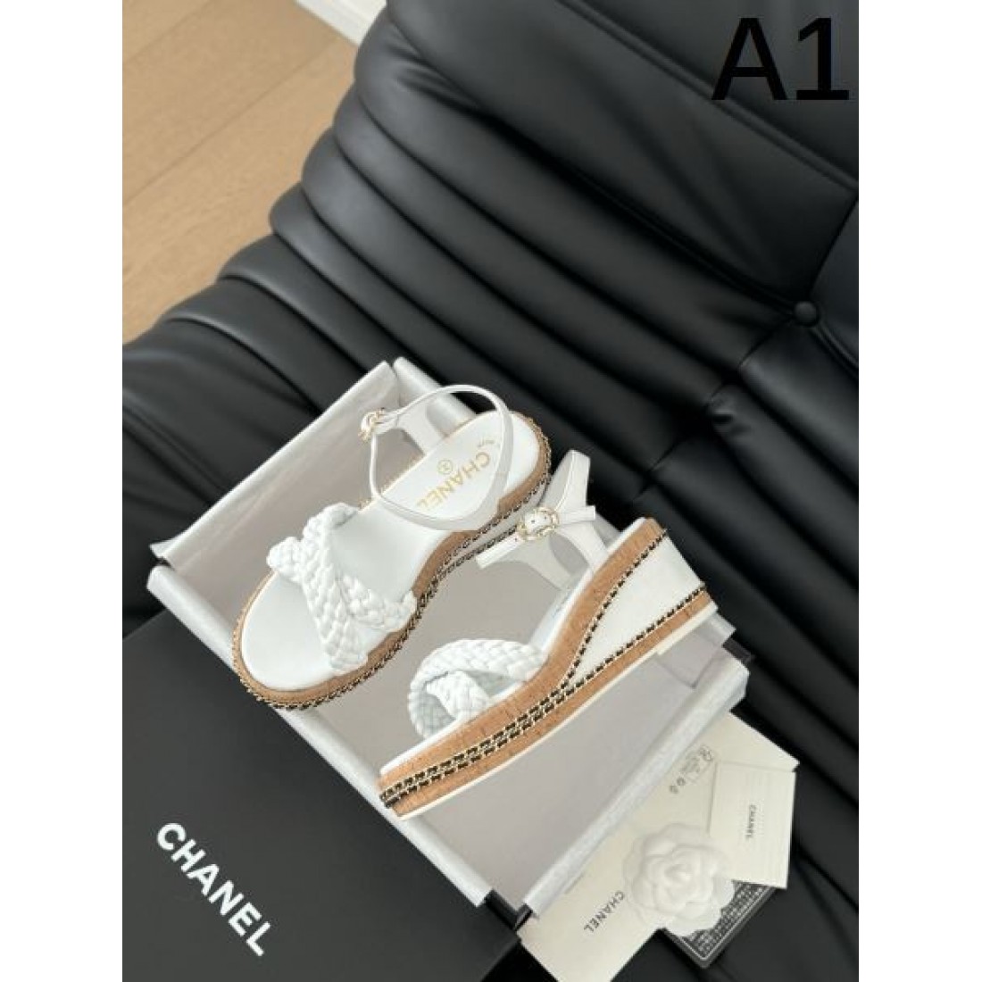 秋のお洒落コーデ CHANEL スーパーコピー レディースサンダル 海外限定モデル