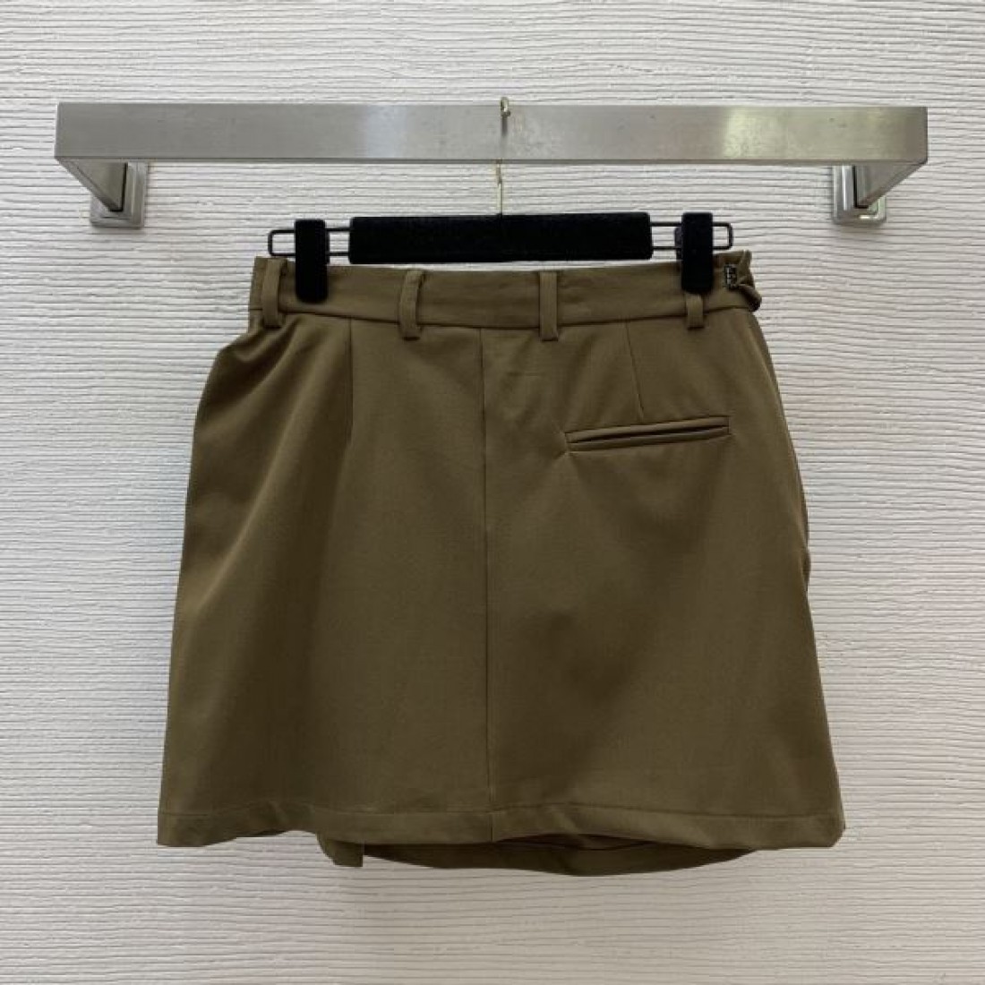 モード感の高い春夏 ロエベ スーパーコピー スカート スタイル 新品