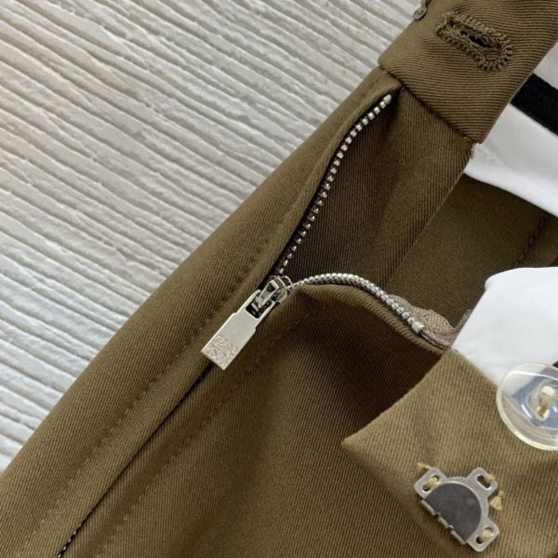 モード感の高い春夏 ロエベ スーパーコピー スカート スタイル 新品