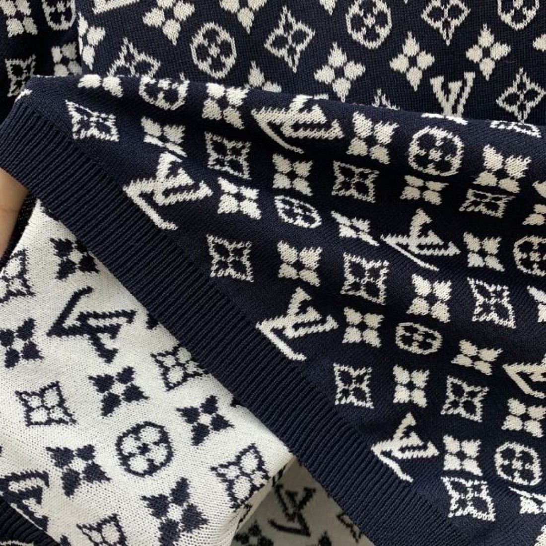 LOUIS VUITTON スーパーコピー 上下セット ロゴ 超人気モデル入荷 ルイヴィトン