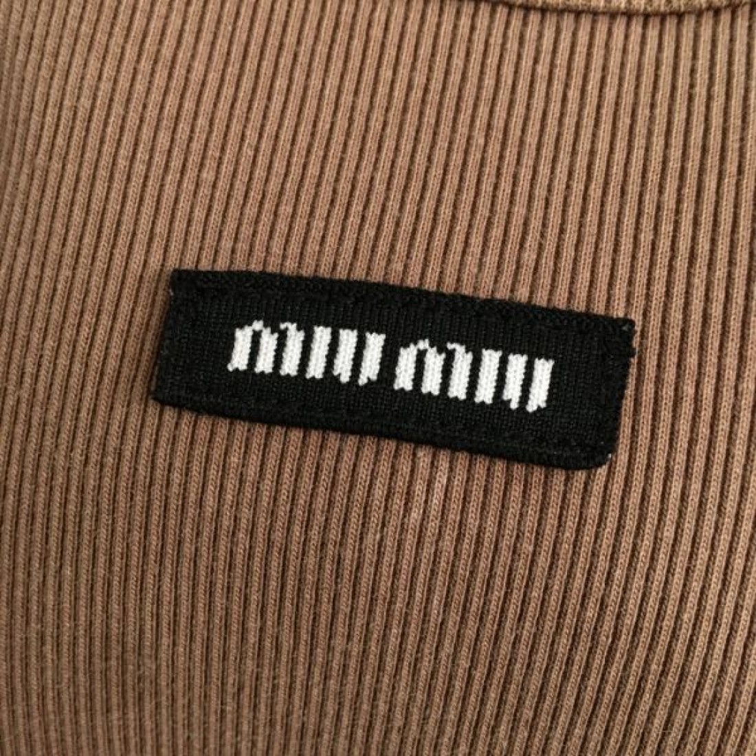 ミュウミュウ スーパーコピー 上下セット ロゴ 夏季活躍人気定番 MIUMIU