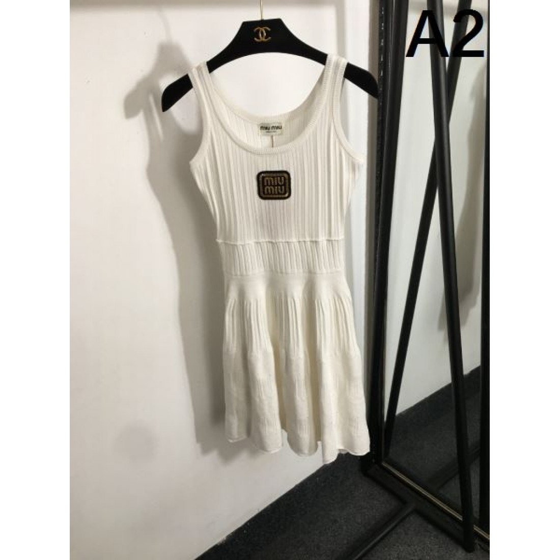 n級品2025 ミュウミュウ スーパーコピー ワンピース 大満足のアイテム お洒落