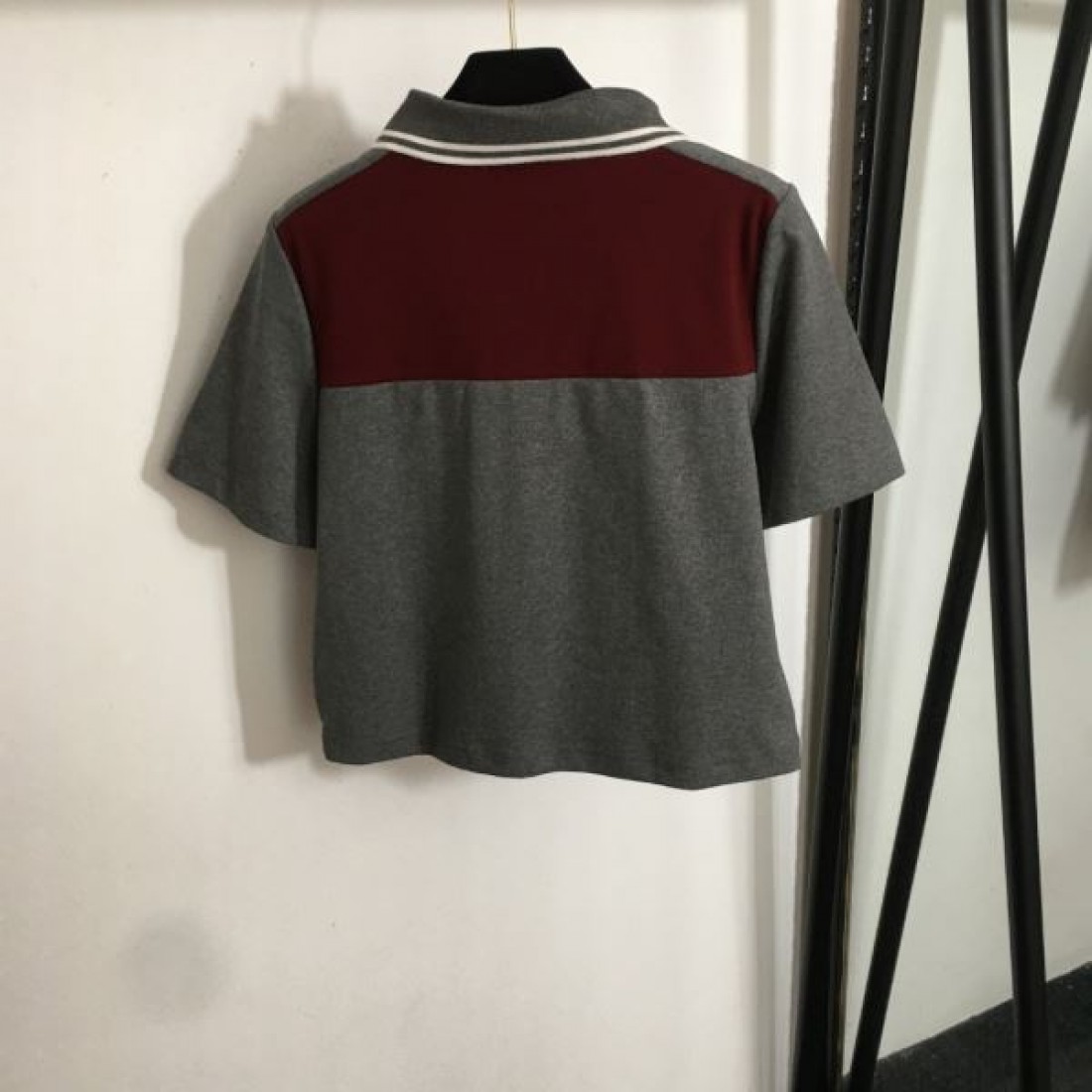 セレブも多数愛用 ミュウミュウ スーパーコピー 上下セット 高品質の雰囲気