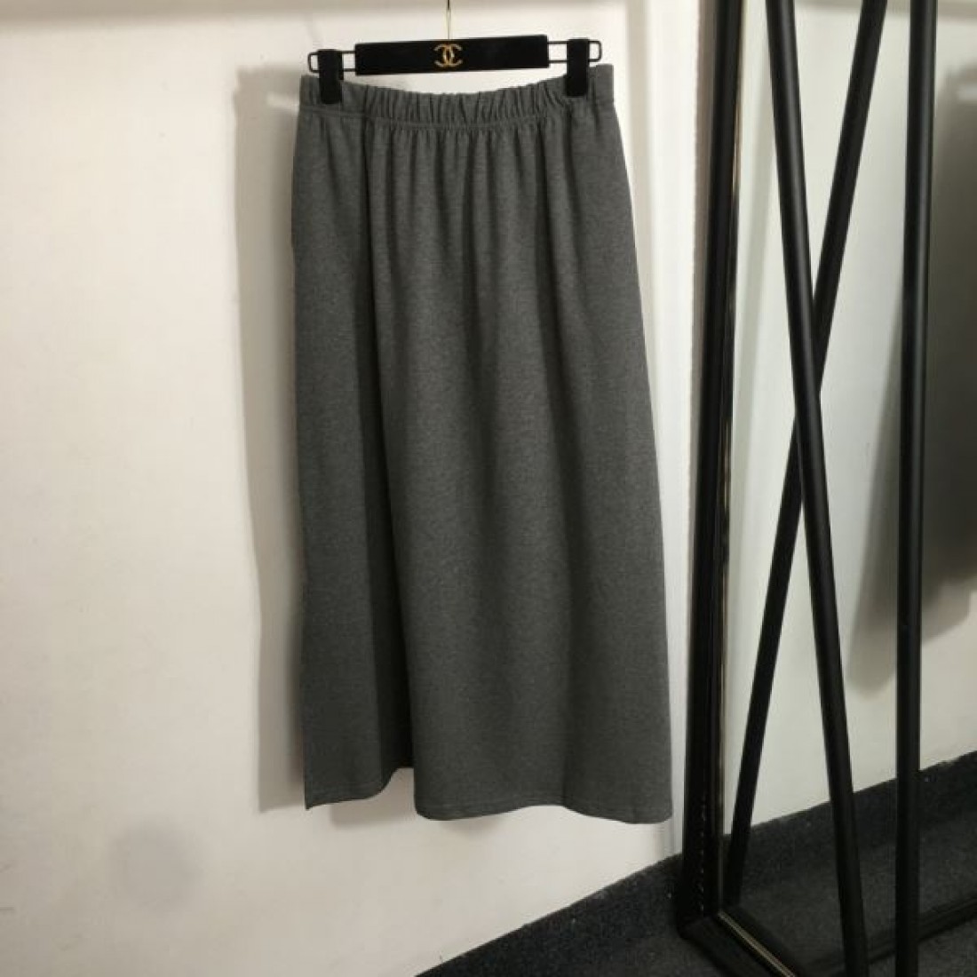 セレブも多数愛用 ミュウミュウ スーパーコピー 上下セット 高品質の雰囲気