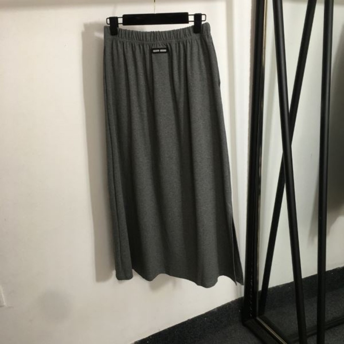 セレブも多数愛用 ミュウミュウ スーパーコピー 上下セット 高品質の雰囲気