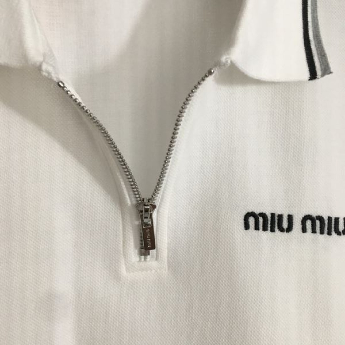 ミュウミュウ スーパーコピー ポロシャツ ロゴ 大人カジュアル MIUMIU