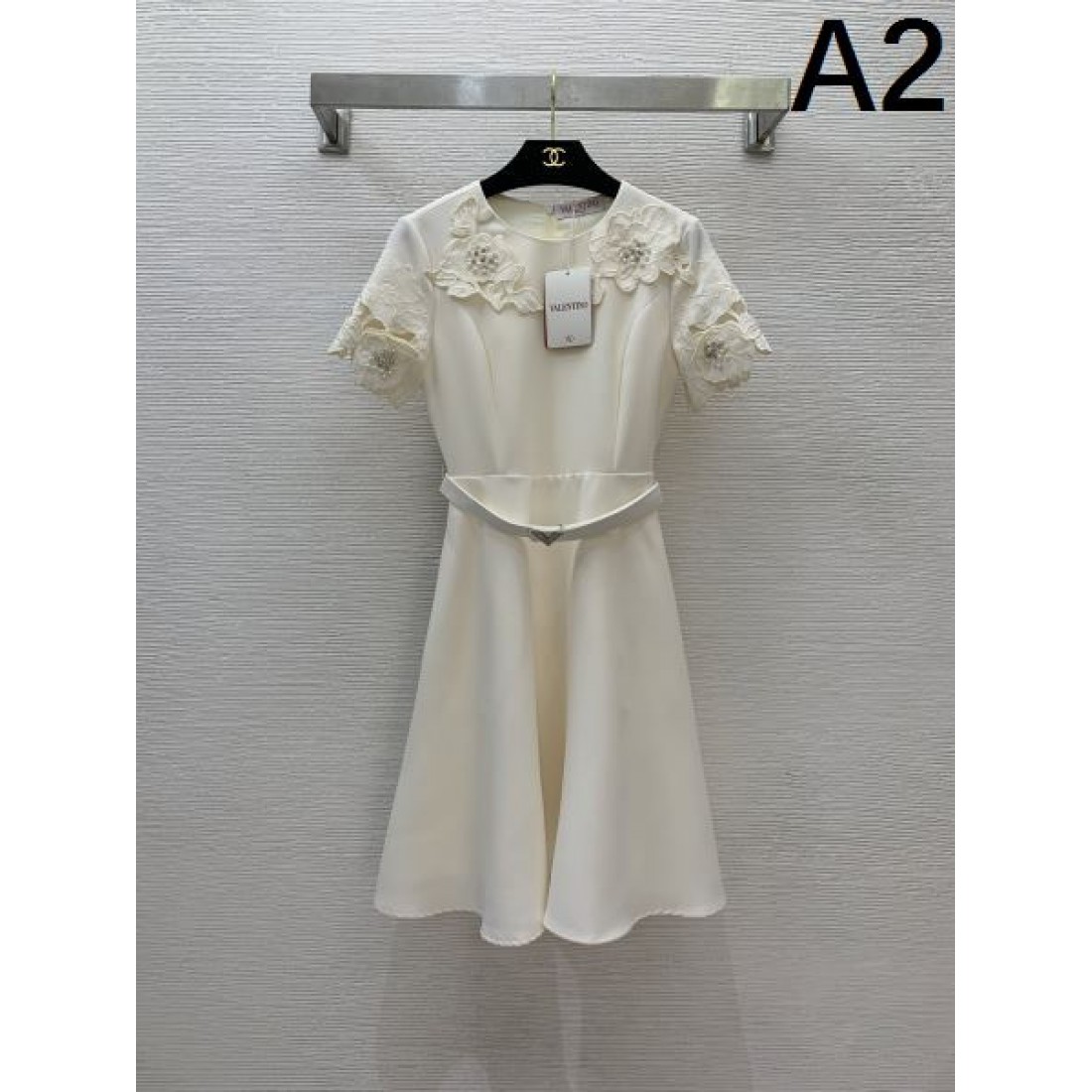 ★抜群の人気を集め★VALENTINO スーパーコピー ワンピース♪2025年最新のアイテム