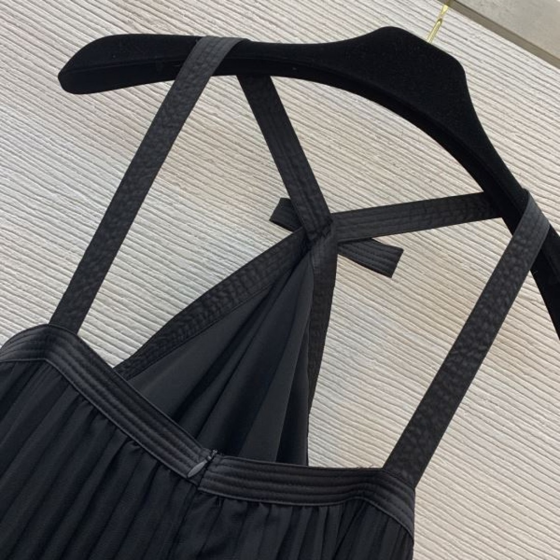 ★絶妙な着こなしに★VALENTINO スーパーコピー ワンピース 2025SS春夏の推薦品