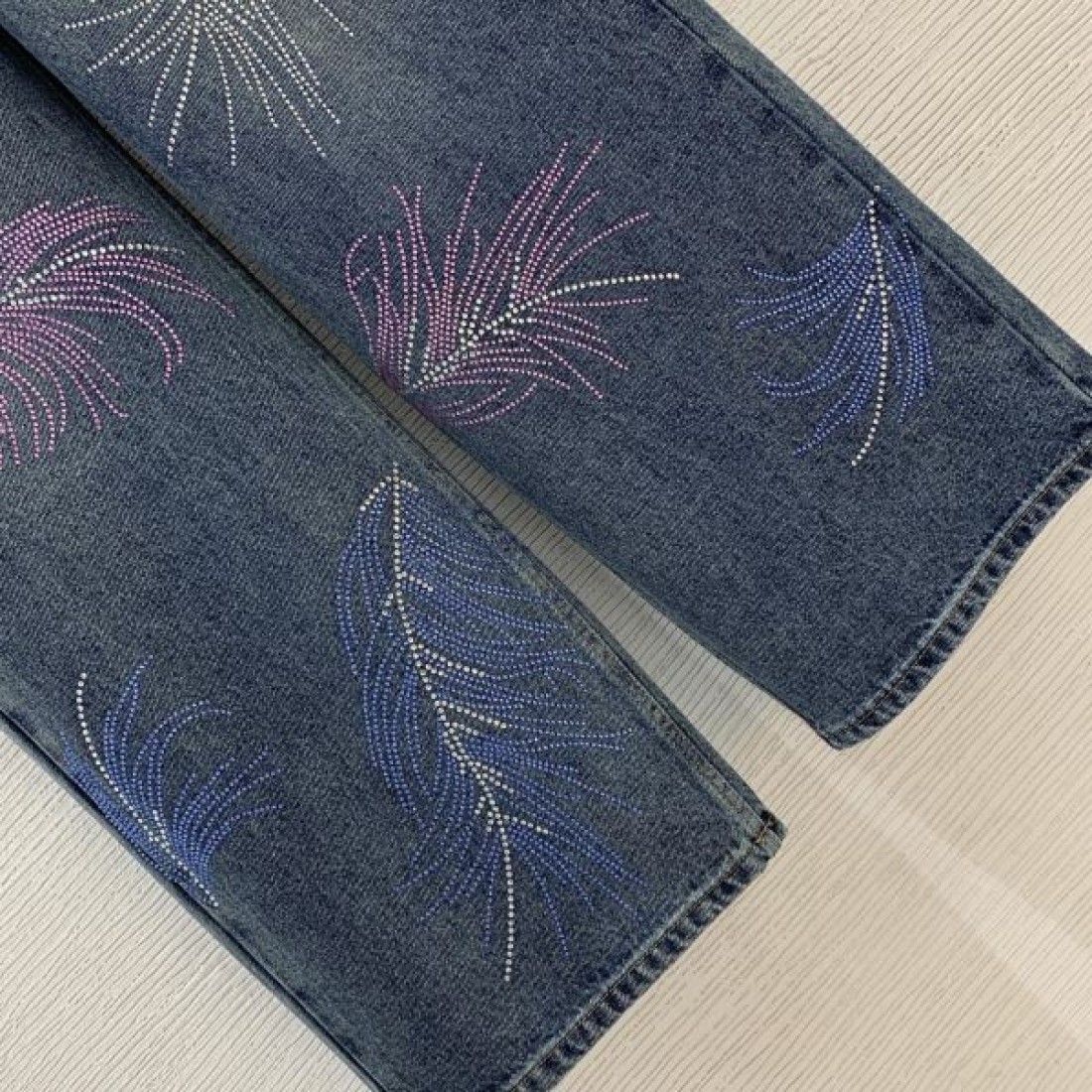 シャネル コピー ジーンズ お洒落 柄 花草 ロゴ ファッション CHANEL