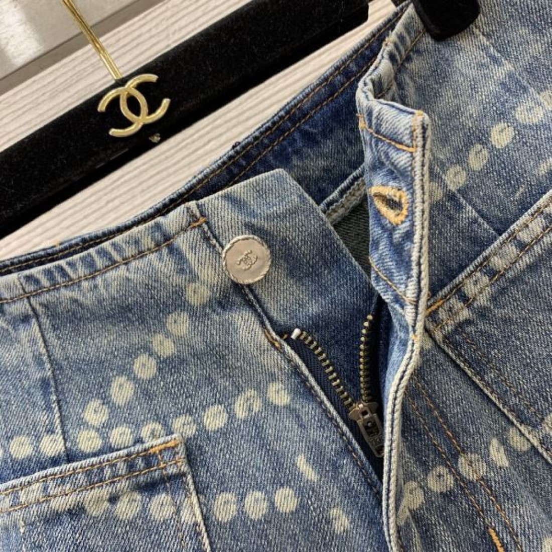 シャネル デニムパンツ コピー お洒落感UP 新作注目アイテム 人気 CHANEL