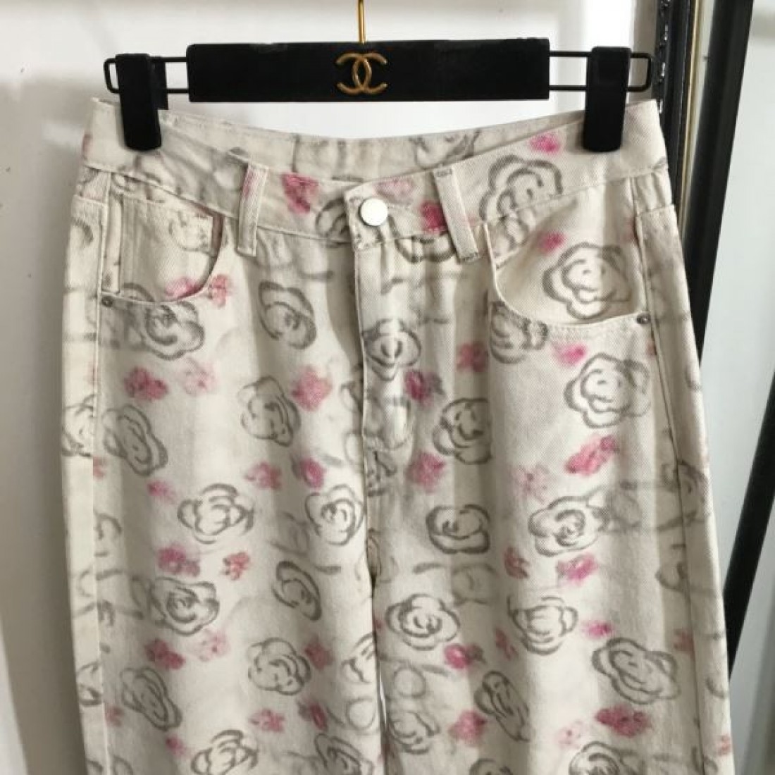 ★カジュアルさも強めな★CHANEL スーパーコピー デニムパンツ ジーパン 強めなアイテム