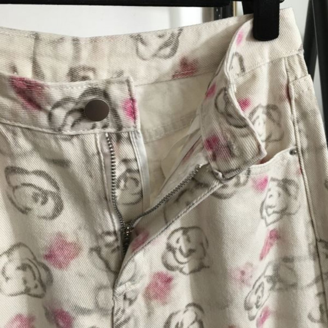 ★カジュアルさも強めな★CHANEL スーパーコピー デニムパンツ ジーパン 強めなアイテム