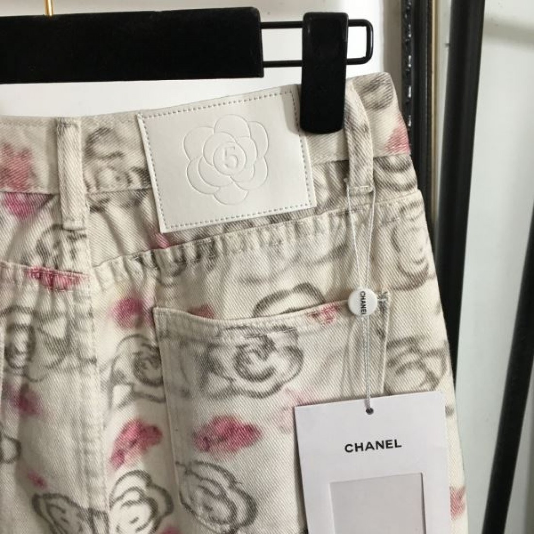 ★カジュアルさも強めな★CHANEL スーパーコピー デニムパンツ ジーパン 強めなアイテム