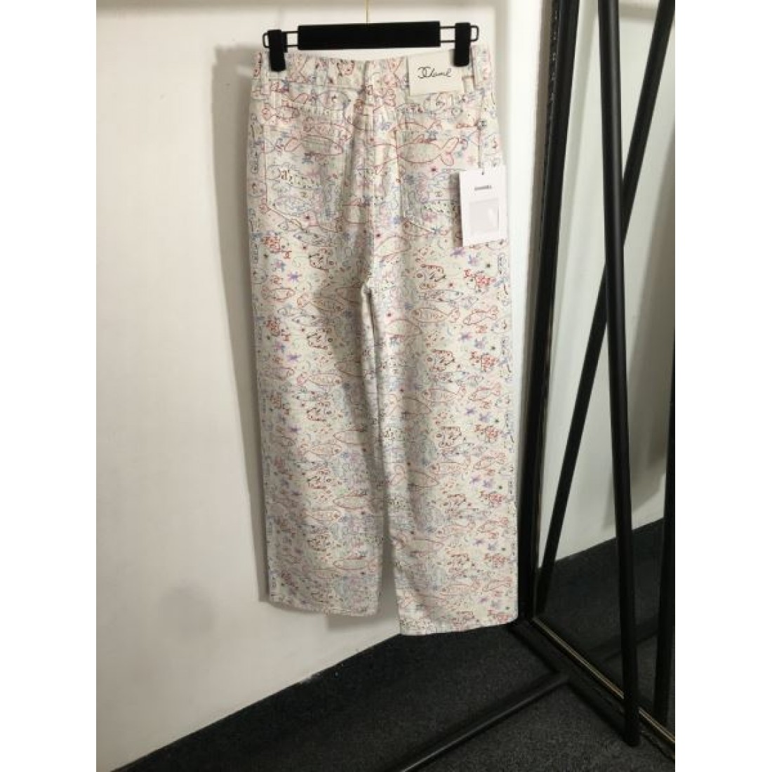 人気もまだまだ★CHANEL スーパーコピー デニムパンツ ジーパン 継続人気向上☆彡