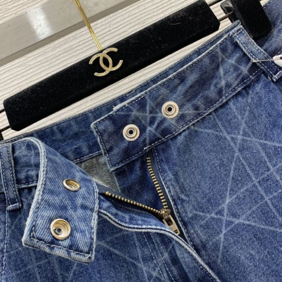 DIOR スーパーコピー ジーンズ お洒落 注目人気 ファッション ディテール