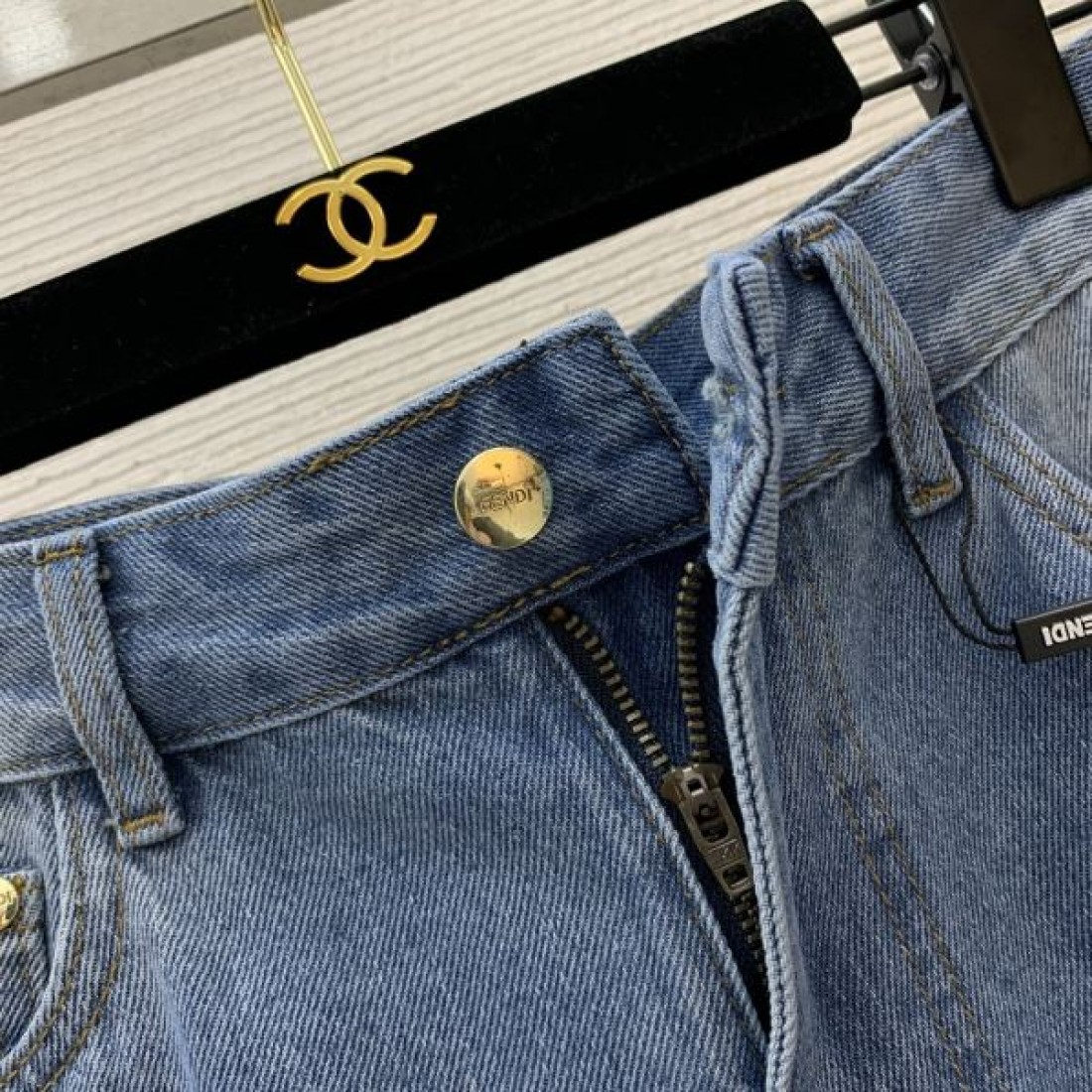 フェンデイ コピー ハーフパンツ ジーンズ お洒落 ＦＦロゴ人気 最トレンド FENDI