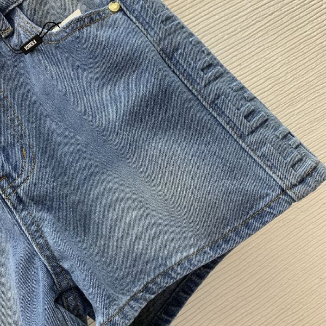 フェンデイ コピー ハーフパンツ ジーンズ お洒落 ＦＦロゴ人気 最トレンド FENDI