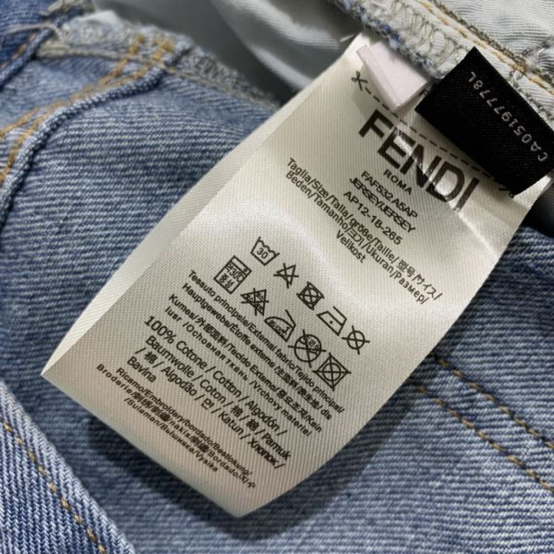 フェンデイ コピー ハーフパンツ ジーンズ お洒落 ＦＦロゴ人気 最トレンド FENDI