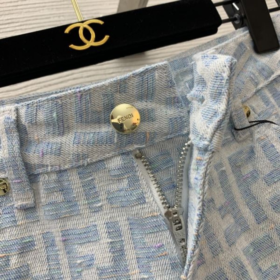 フェンデイ コピー ハーフパンツ ジーンズ お洒落 ＦＦロゴ人気 最トレンド FENDI
