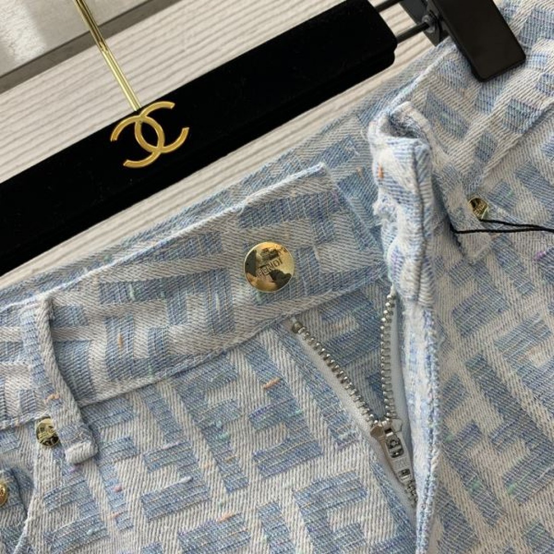 フェンデイ コピー デニムパンツ ジーンズ お洒落 ＦＦロゴ人気 最トレンド FENDI