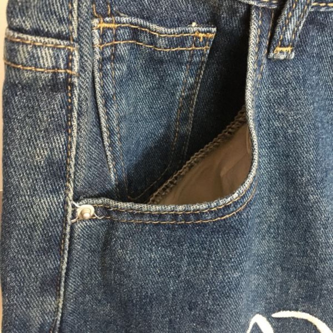 春夏入荷限定 ロエベ スーパーコピー デニムパンツ ジーパン SALE価格