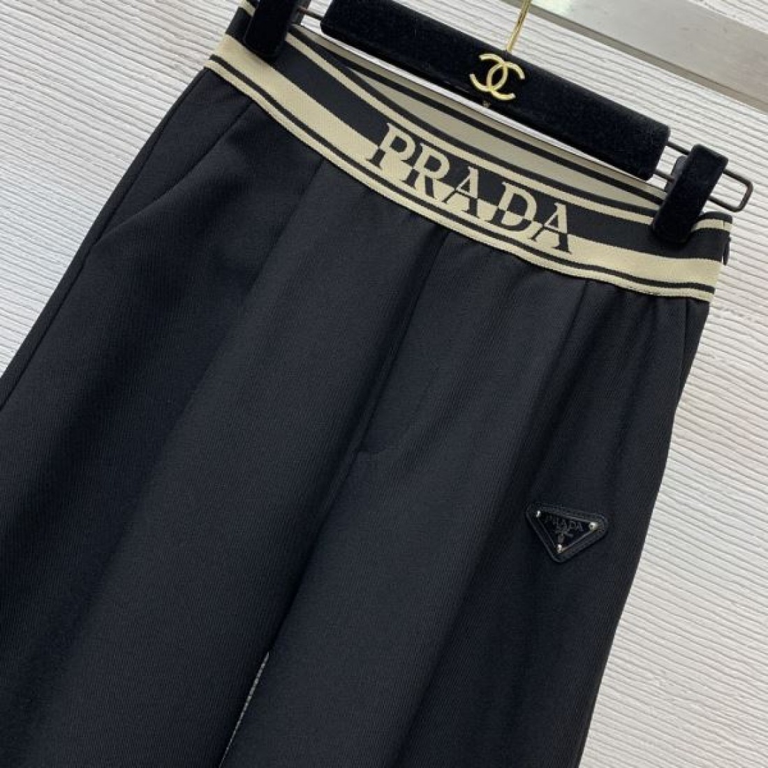 春夏新作完売 PRADA スーパーコピー ワイドパンツ 美シルエット実現