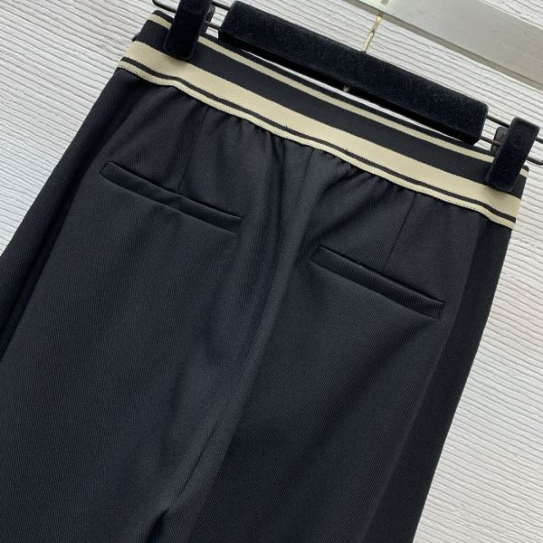 春夏新作完売 PRADA スーパーコピー ワイドパンツ 美シルエット実現
