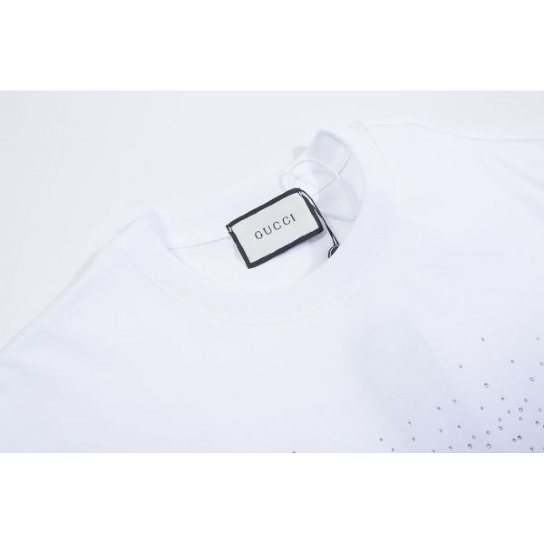 売り切れ必至 GUCCI スーパーコピー 半袖Tシャツ 高級感漂う