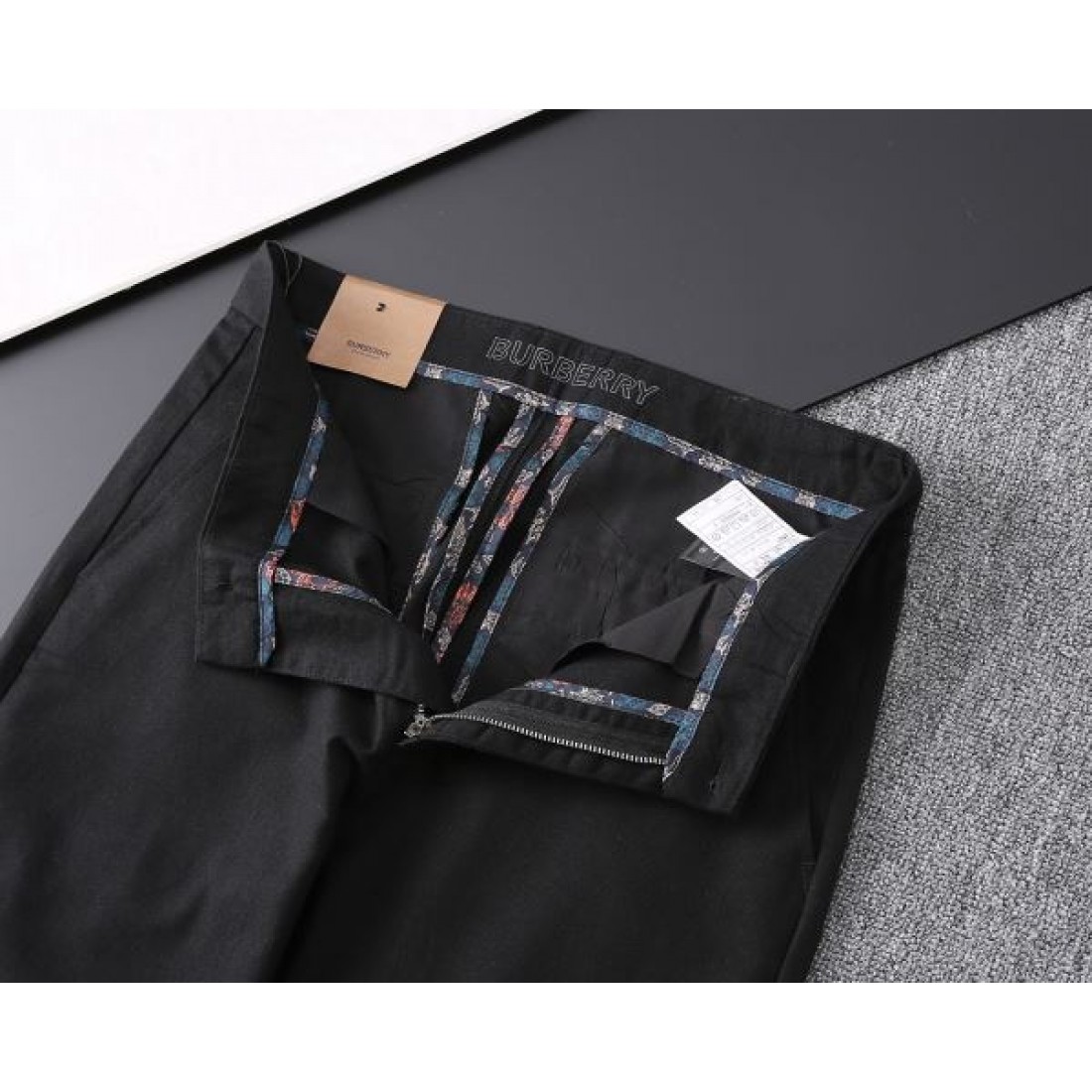 一目惚れアイテム BURBERRY スーパーコピー カジュアルパンツ 大好評アイテム