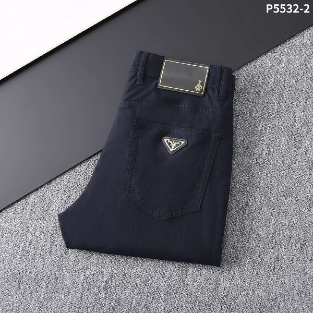 一目惚れアイテム PRADA コピー カジュアルパンツ オシャレだけど疲れない