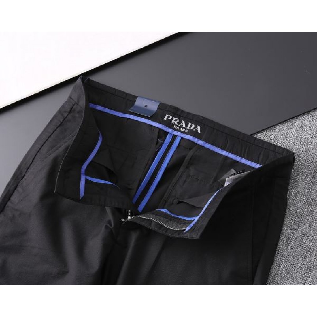 この夏を彩る PRADA コピー カジュアルパンツ 早い者勝ち