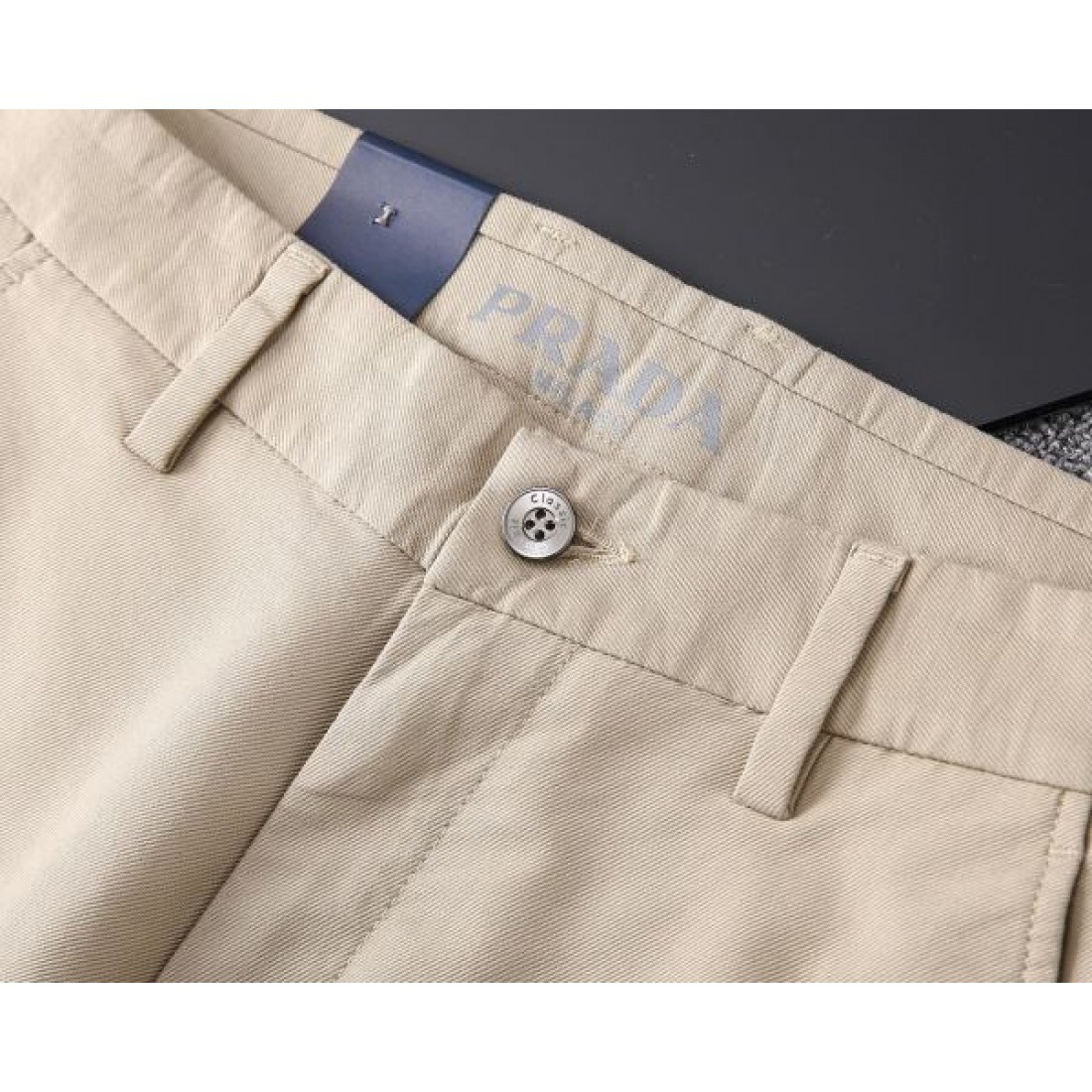 一番注目されている PRADA コピー カジュアルパンツ 新春初売り