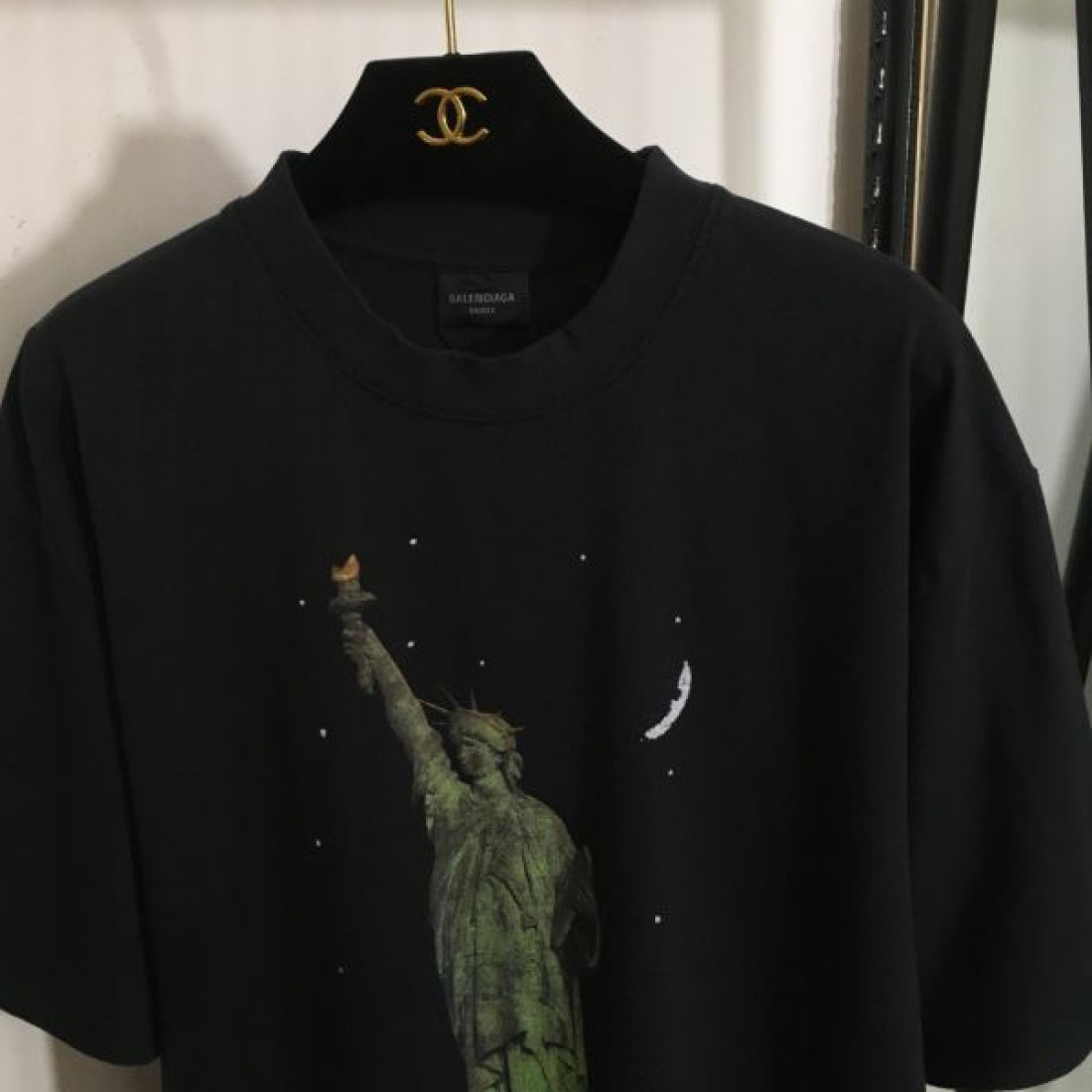 BALENCIAGA スーパーコピー 半袖Tシャツ ロゴ 個性を表現する バレンシアガ