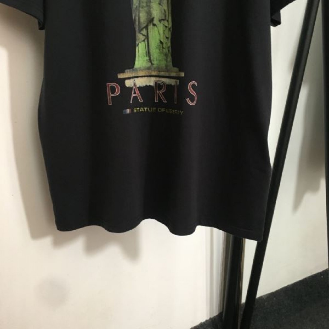 BALENCIAGA スーパーコピー 半袖Tシャツ ロゴ 個性を表現する バレンシアガ