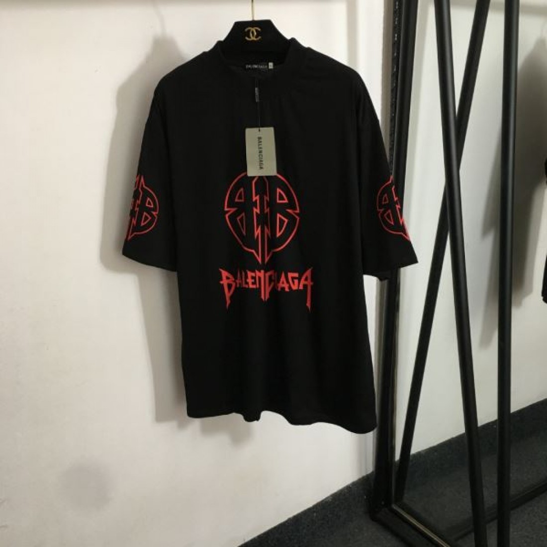 BALENCIAGA 個性を表現する スーパーコピー 半袖Tシャツ 厳選スタイル 激安価格