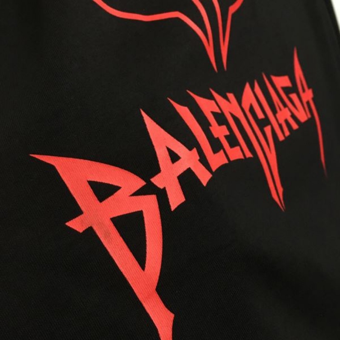 BALENCIAGA スーパーコピー 半袖Tシャツ ロゴ 個性を表現する バレンシアガ