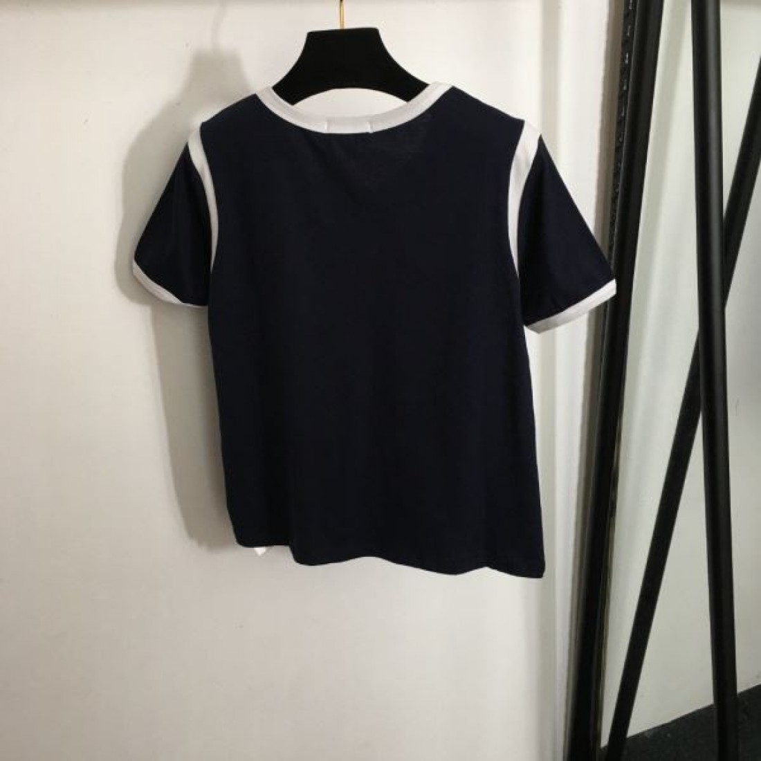 CELINE スーパーコピー 半袖Tシャツ ロゴ きれいめコーデに変身 セリーヌ