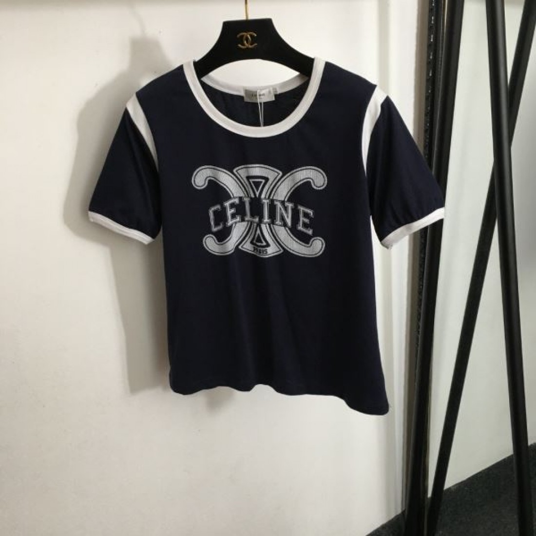 春夏新作奇跡の再入荷 GUCCI スーパーコピー 二つ折り財布 予約殺到