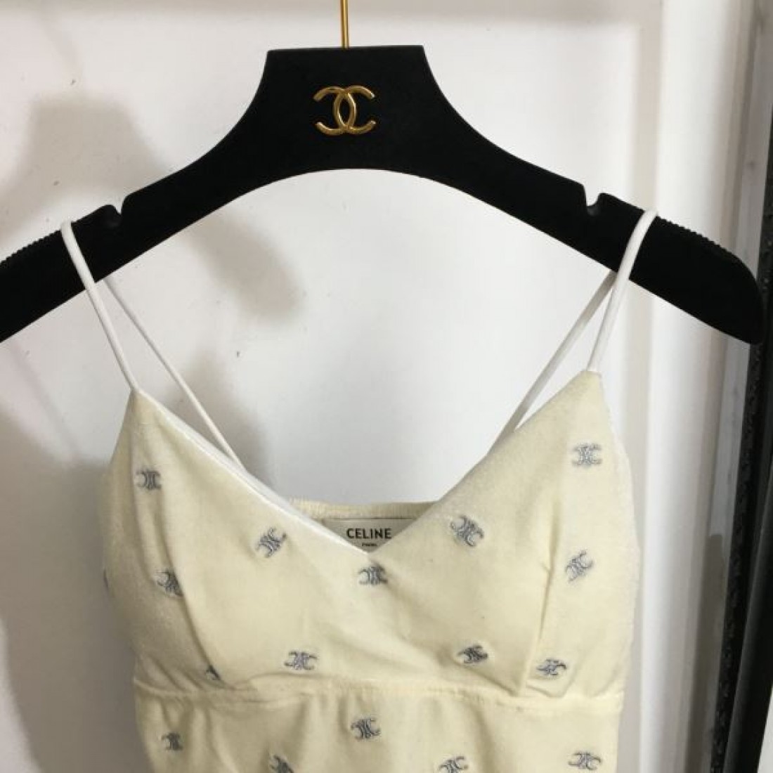 2025夏らしい セリーヌ スーパーコピー 半袖Tシャツ 厳選アイテム 爽やかな印象
