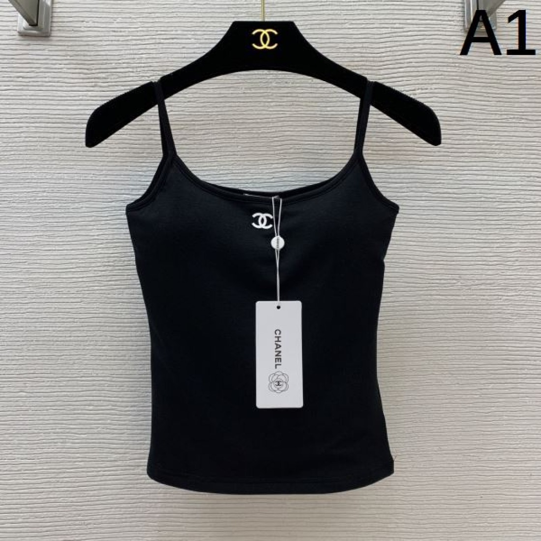 CHANEL スーパーコピー キャミソール ロゴ 飽きのこないデザイン シャネル