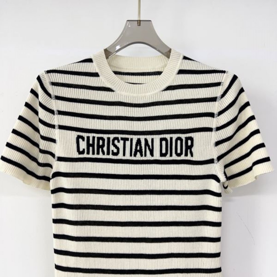 ディオール スーパーコピー 半袖Tシャツ 大人の雰囲気たっぷり 高品質n級品 DIOR