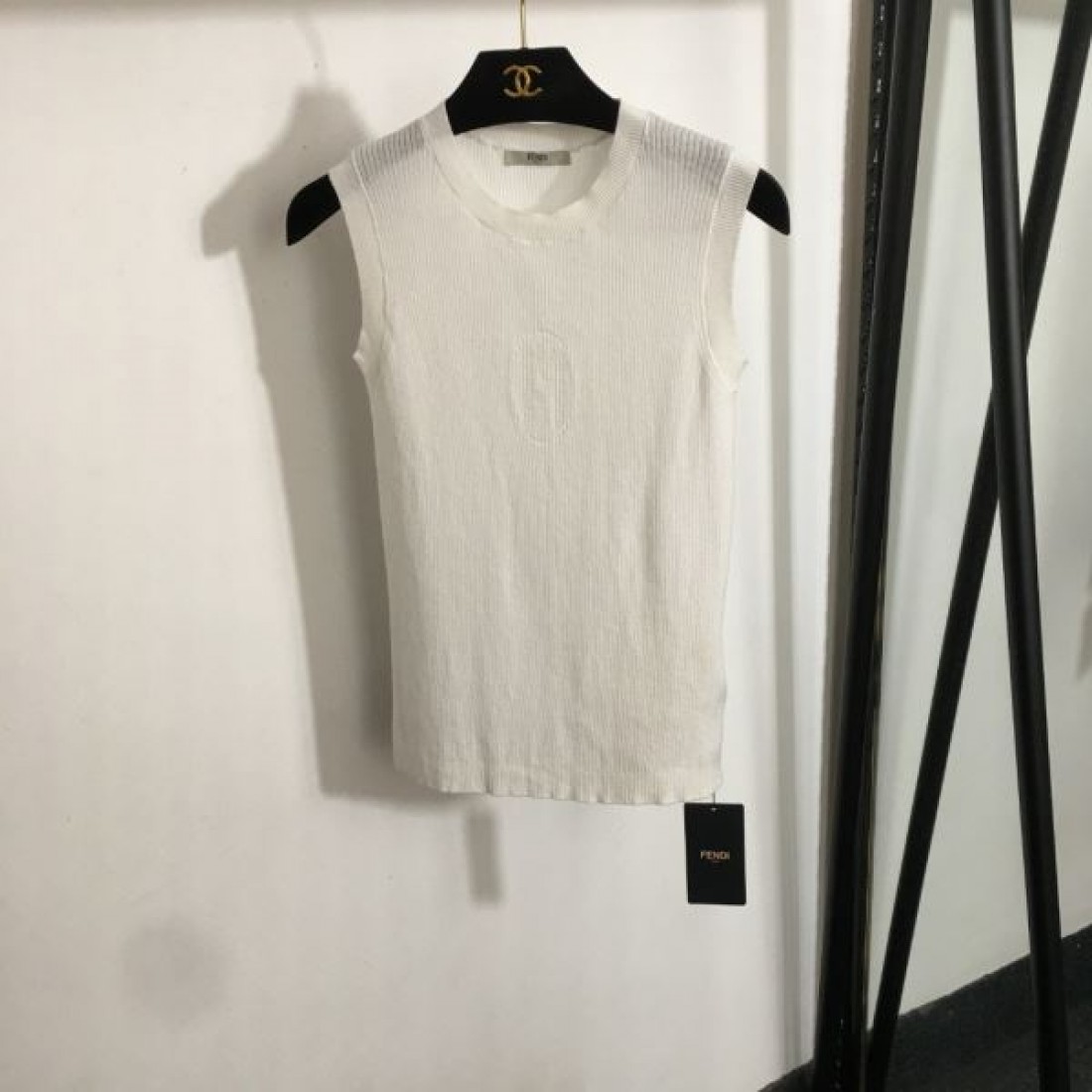 FENDI スーパーコピー ニットベスト ロゴ 最後の春夏コレクション フェンデイ