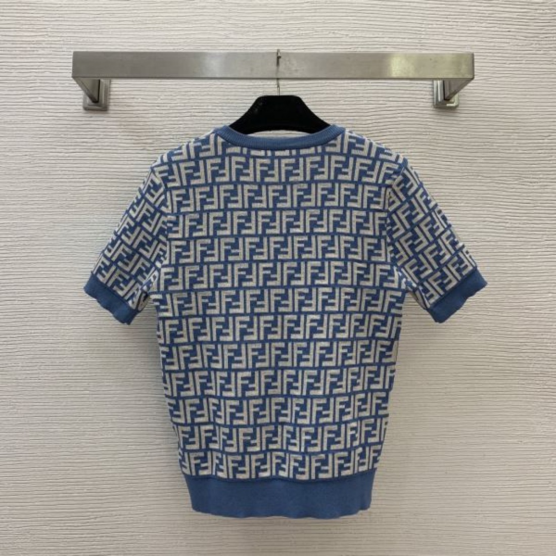 最後の春夏にまとめる逸品 フェンデイ コピー 半袖ニット 激安価格