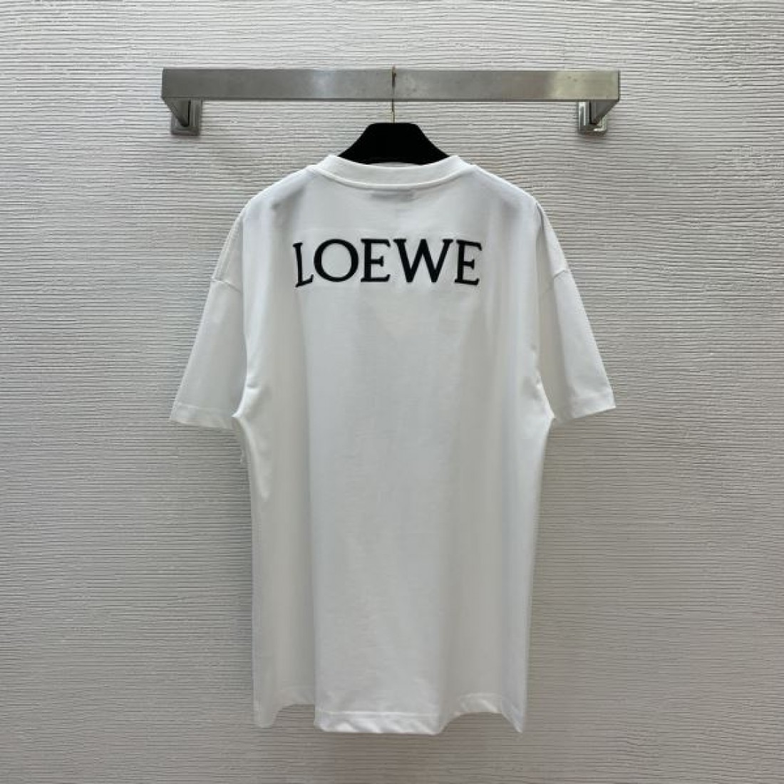 春夏欠かせない LOEWE ロエベ コピー 半袖Tシャツ 定番アイテム