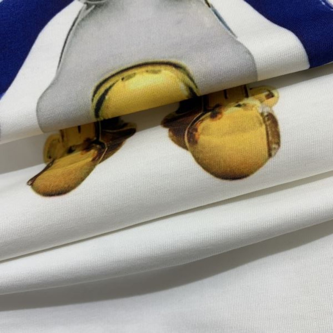 春夏欠かせない LOEWE ロエベ コピー 半袖Tシャツ 定番アイテム